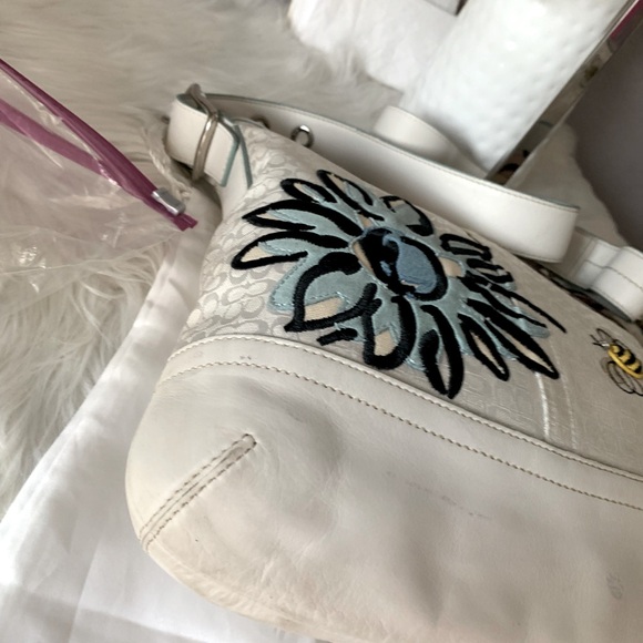 Coach RARE VINTAGE Floral Embroidered Women's Bag - Picture 12 of 14
